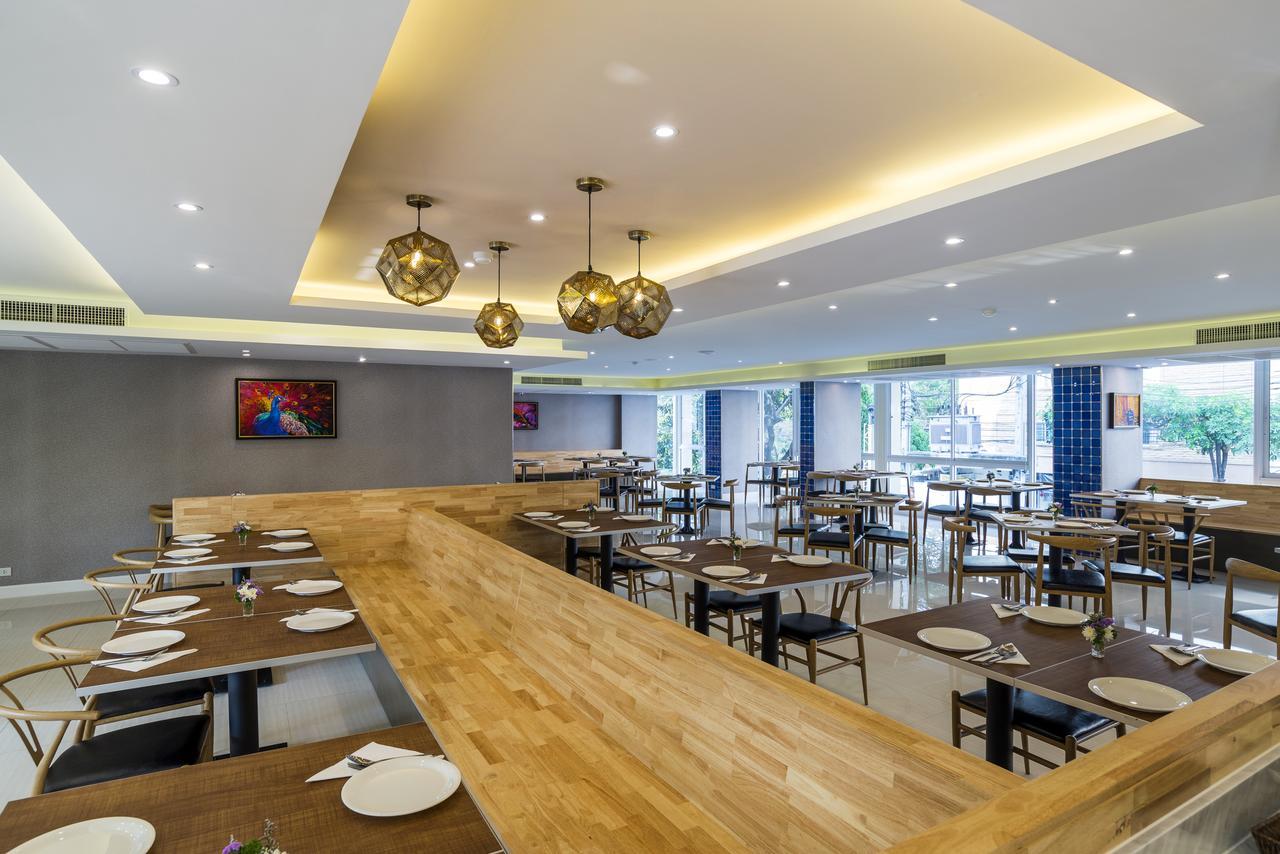 Zircon Hotel Bangkok Exterior photo