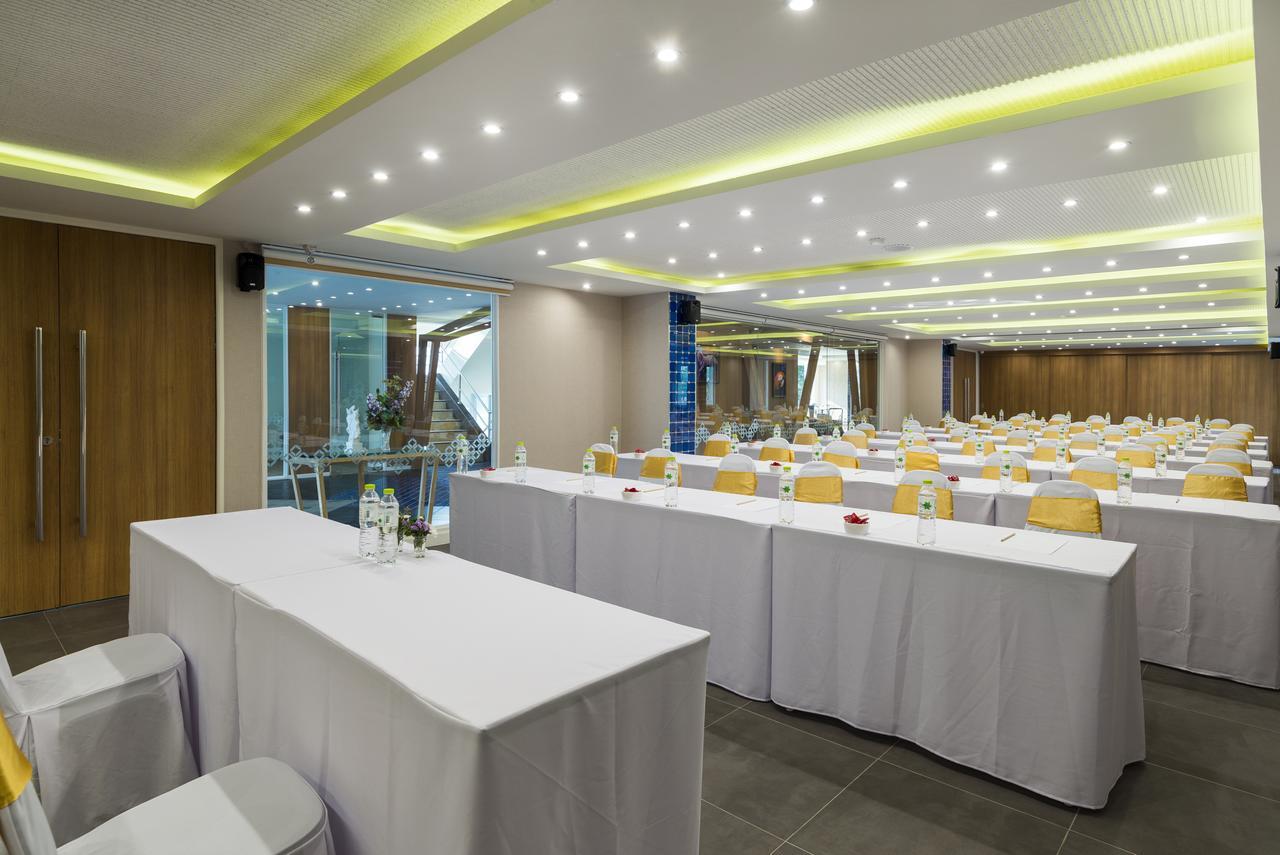 Zircon Hotel Bangkok Exterior photo